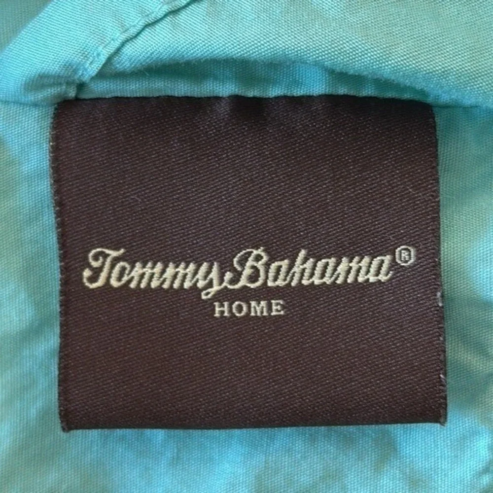 2‎ Tommy Bahama King Size Turquoise and White Tropical / Pineapple Print Shams